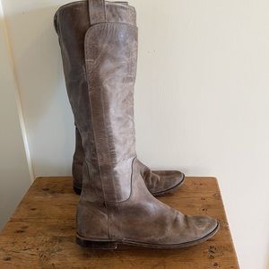FRYE BOOTS PAIGE Tall Riding in tan leather. Size 8.